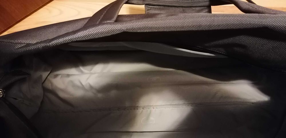 Vand geanta voiaj American Tourister