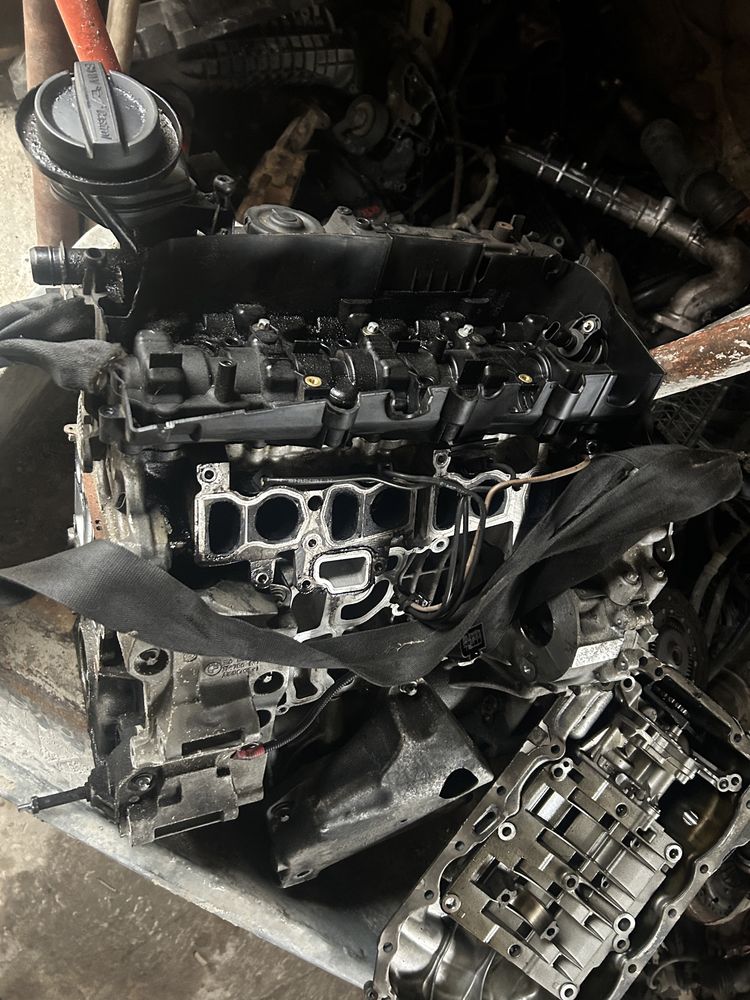 Chiloasa bmw f10 2.0 d capac culbutori bloc motor baie ulei
