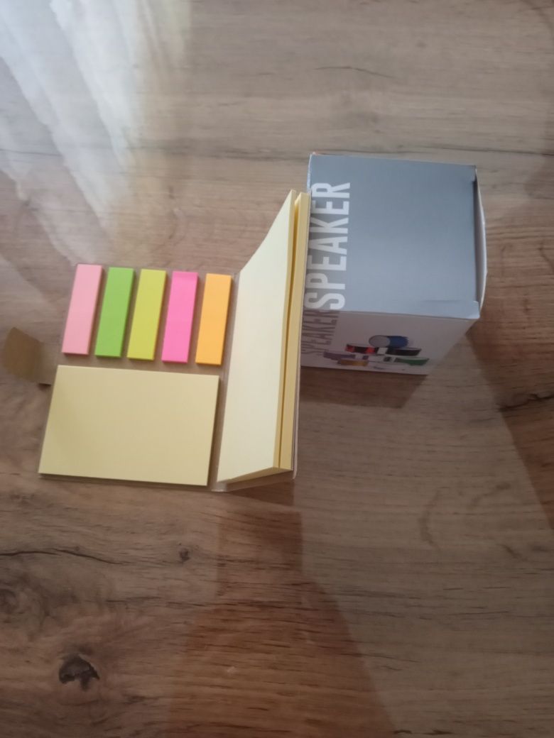 Boxa bluetooth + Carnețel cu notițe adezive