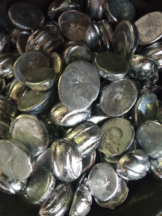 Коргасын чистый  свинец .