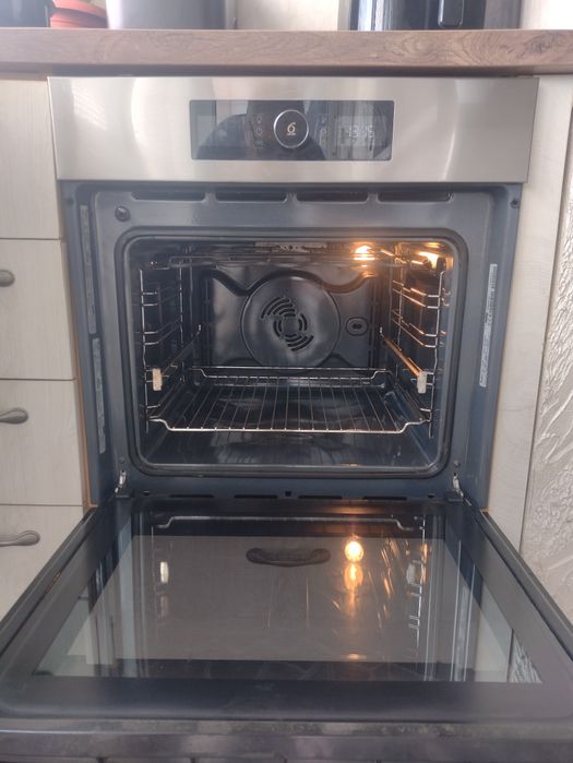 Продавам фурна за вграждане Whirlpool
