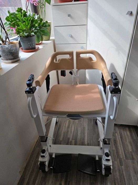 Scaun hidraulic transfer persoane varstnice sau cu handicat