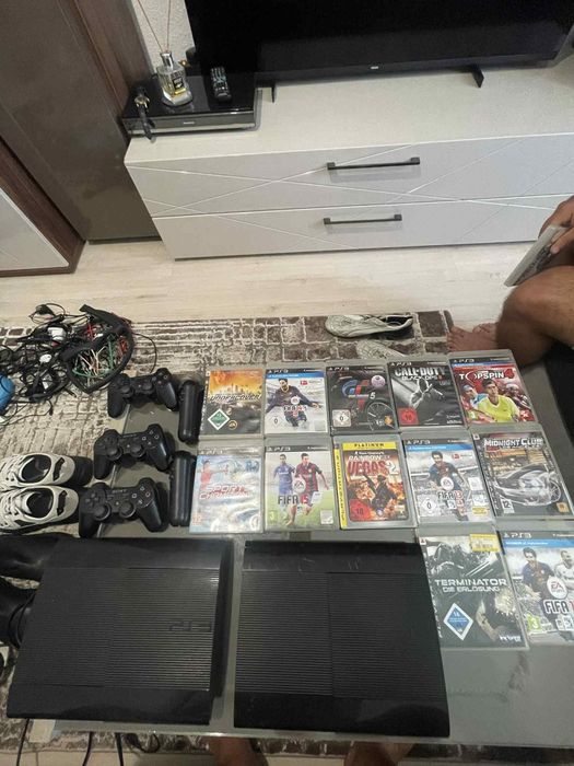 Vând ps 3 se vinde cu tot ce este în imagine