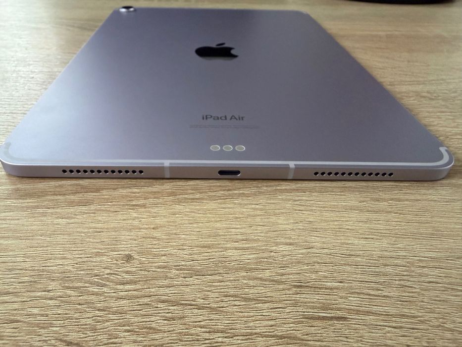 IPad Air 11 M2, 1 Terra Gb, 5G, baterie 100% (NOU)