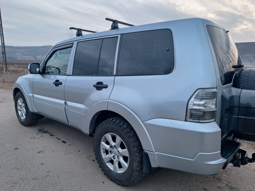 Mitsubishi Pajero 2016