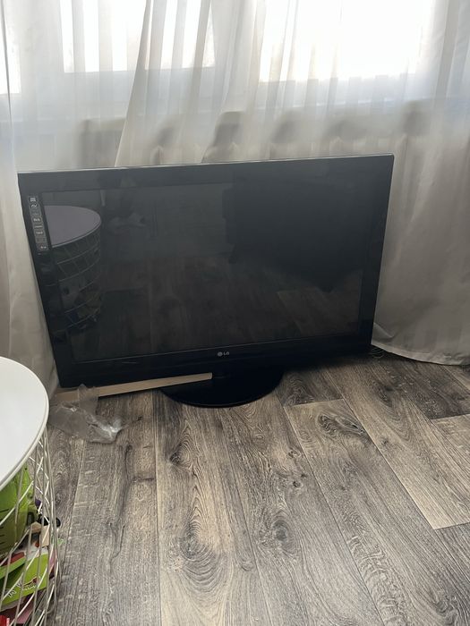 Телевизор LG на запчасти