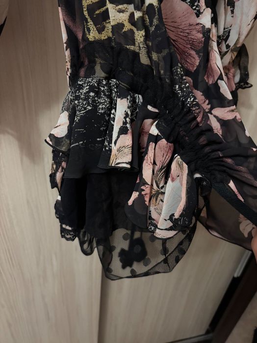 Туника с дантела и набори