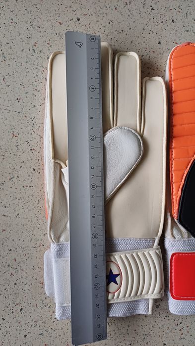 Manusi portar profesionale noi