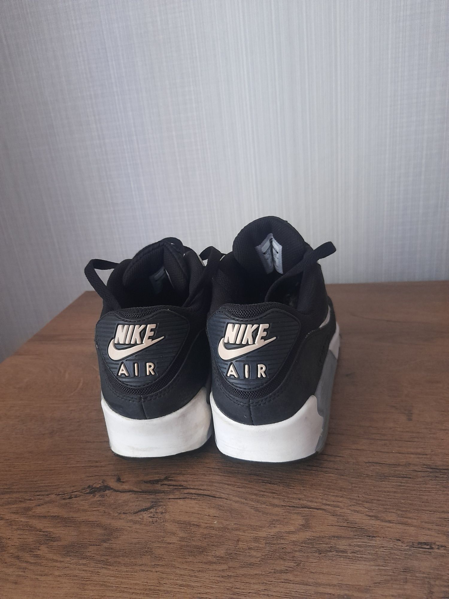 Nike Air max 90 маратонки 39 номер.