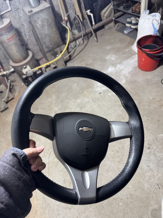 спарк руль енгиде, едирилиб кетмаган