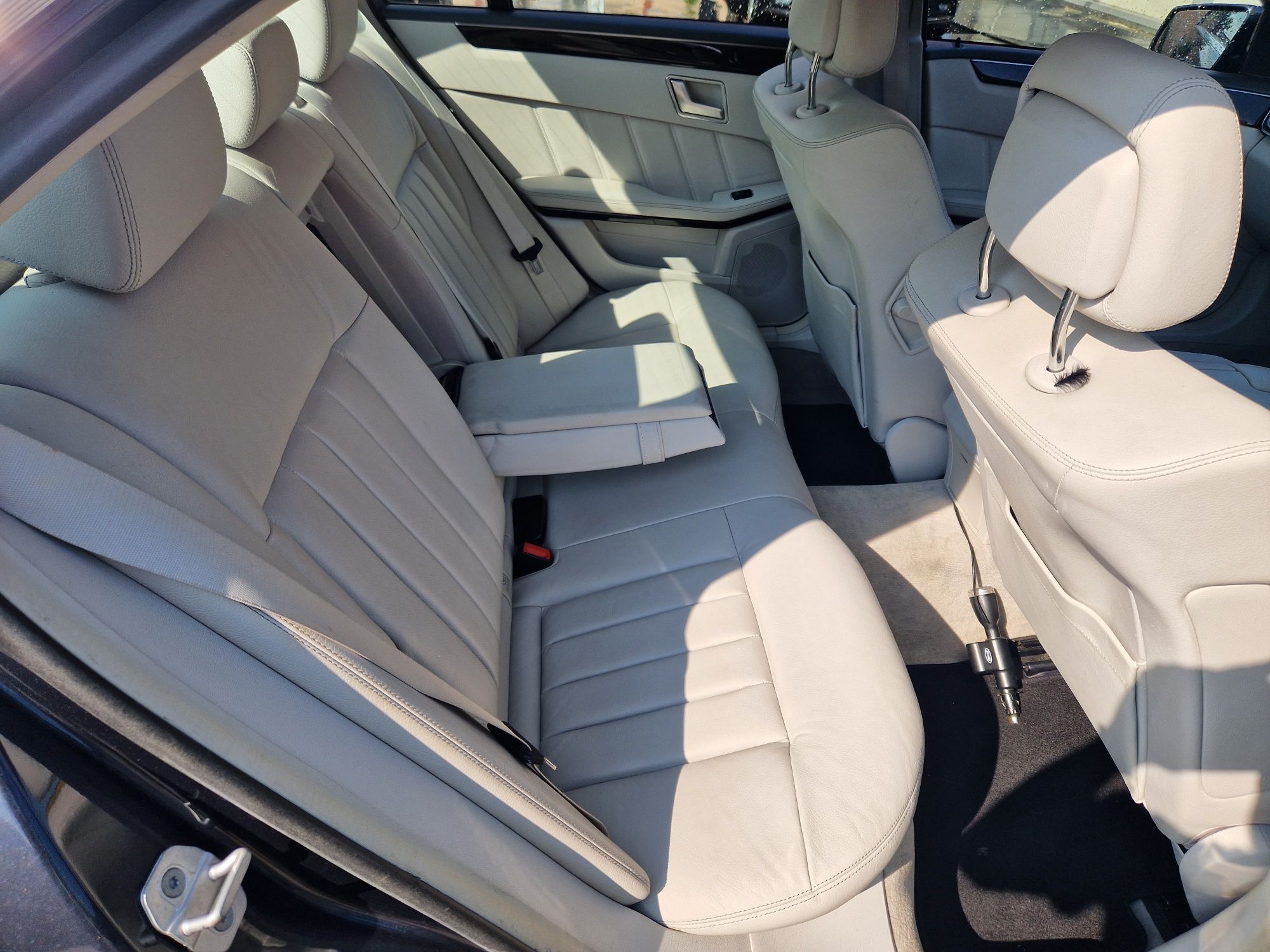 Interior piele crem Mercedes EClass 2010-2017 impecabil