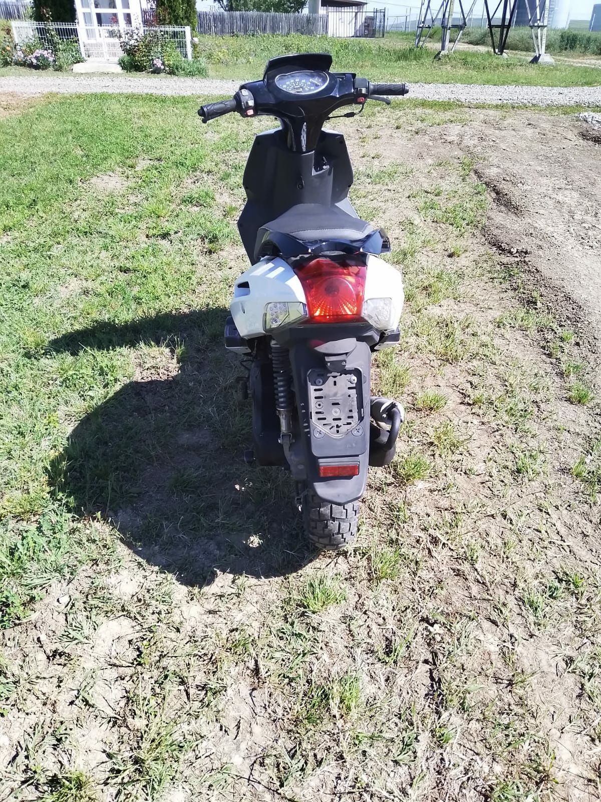 Scuter Moped Ride 49cc