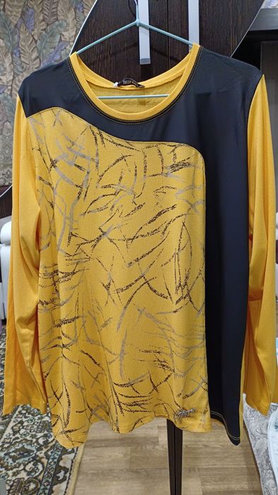 Продам    кофточку