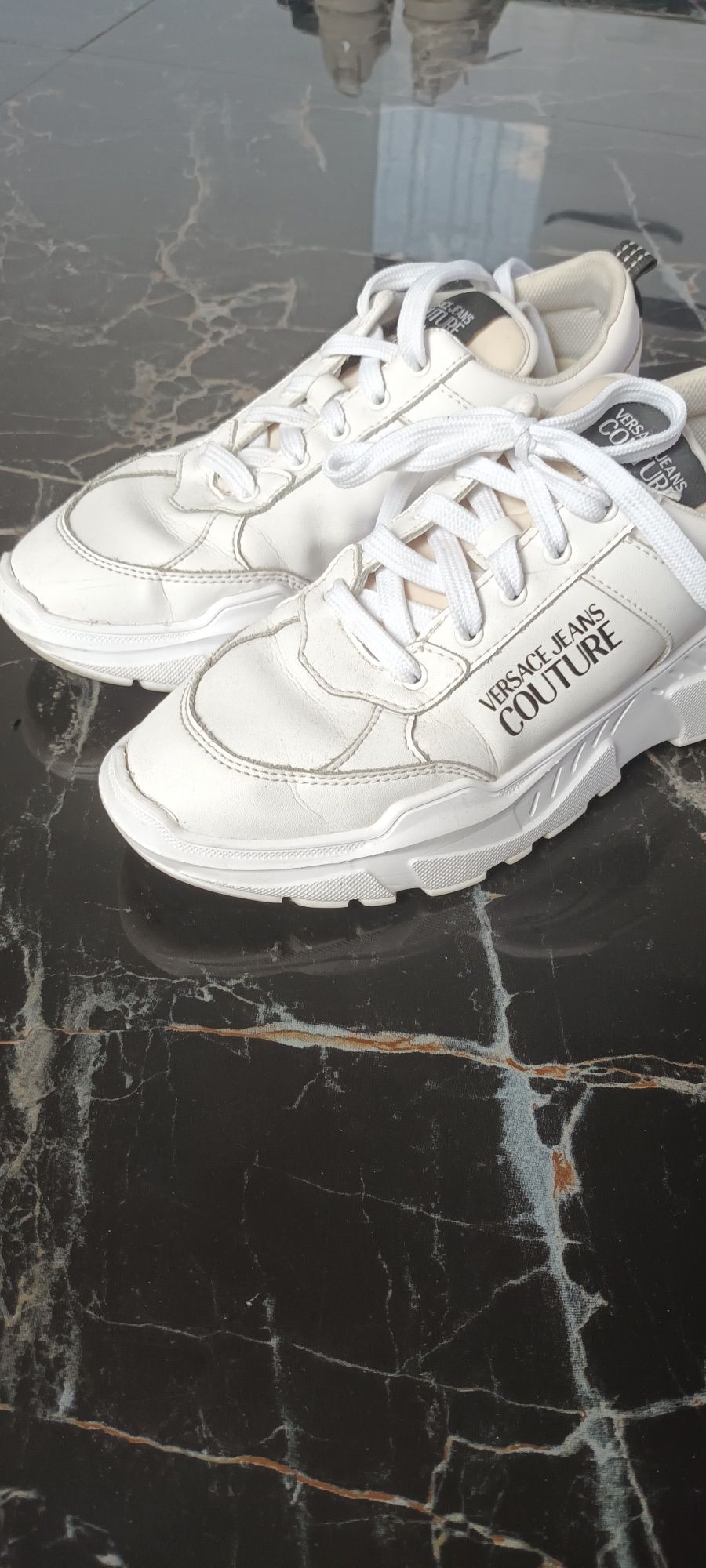 Incaltari versace