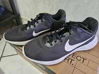Nike Revolution 6