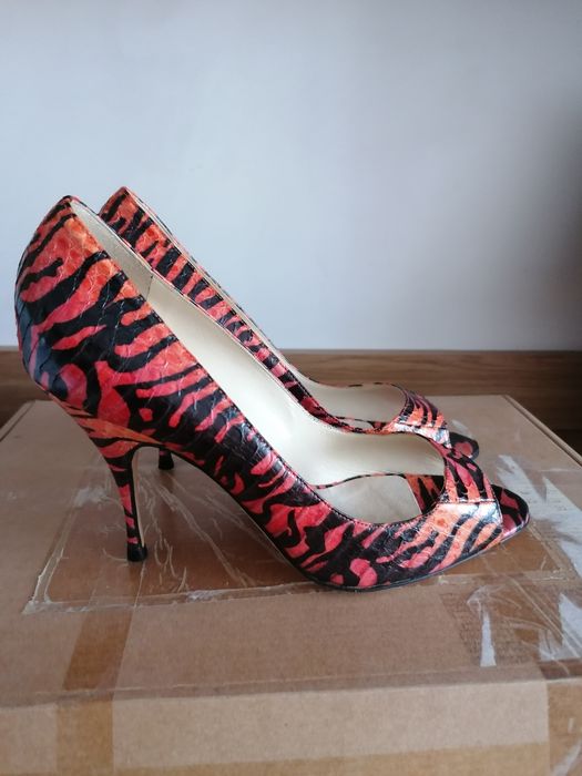 Vând pantofi Brian Atwood