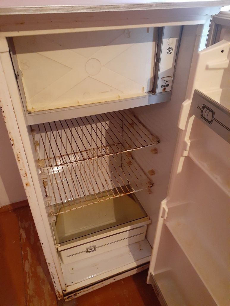 Холодильник сатылады