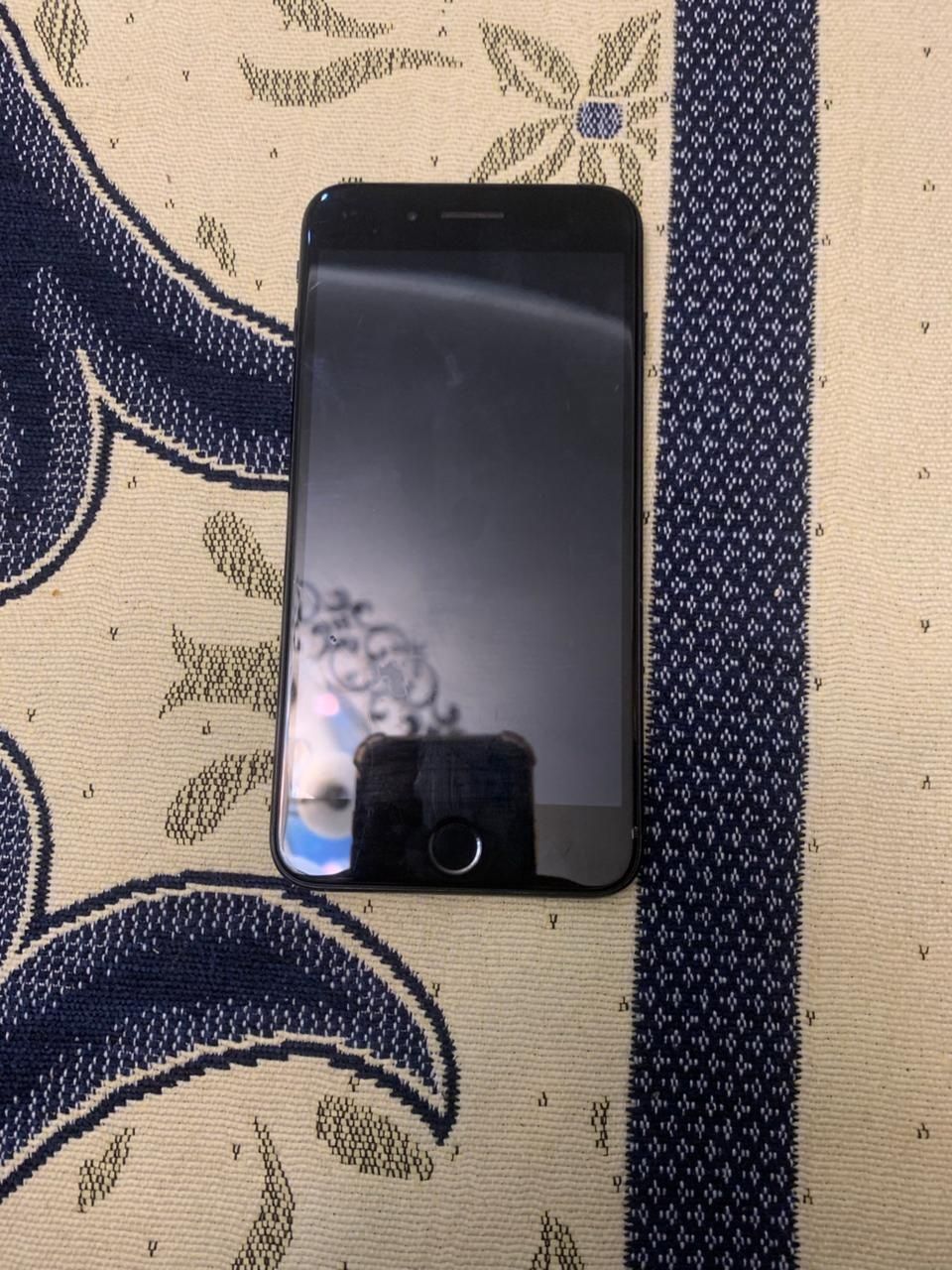Продам iPhone 7plus
