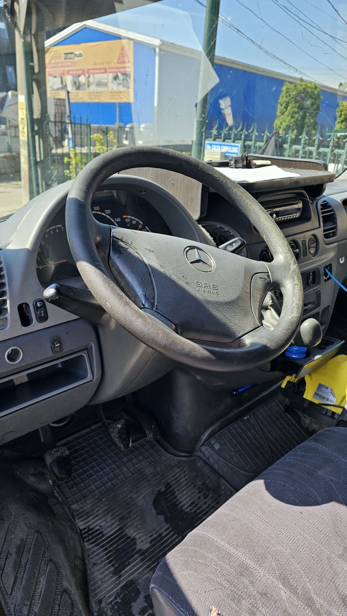 Vând Mercedes sprinter