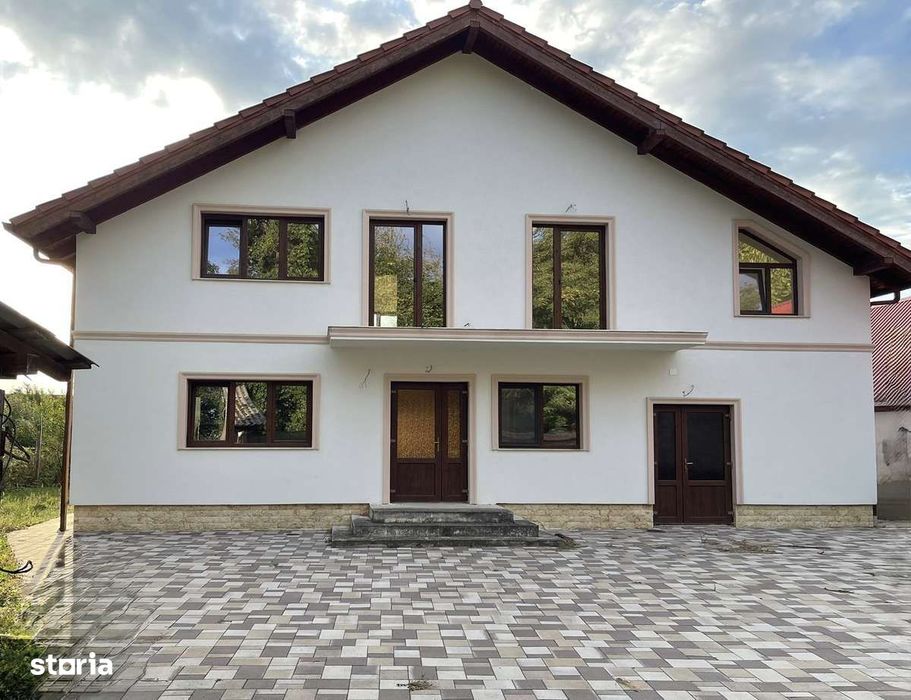 Casă modernă cu etaj si curte generoasa Romos, HD