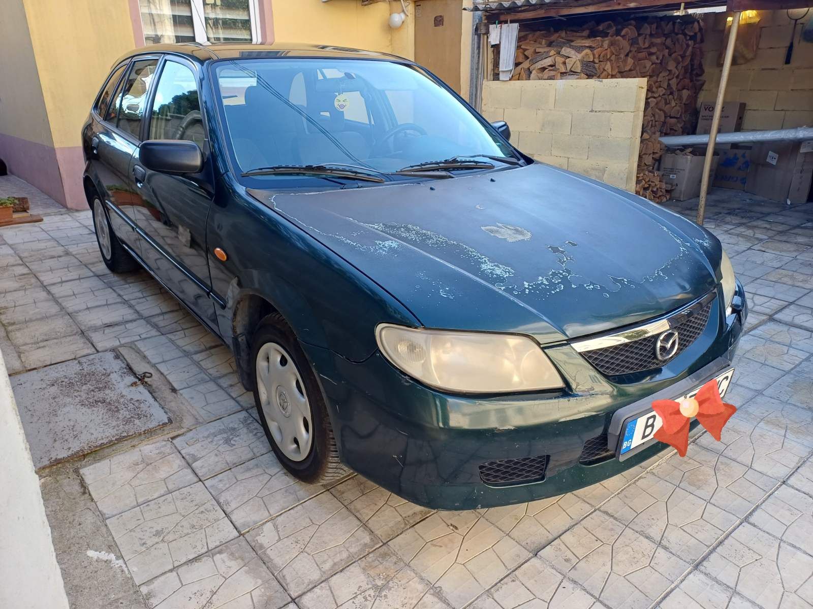Продавам Mazda 323