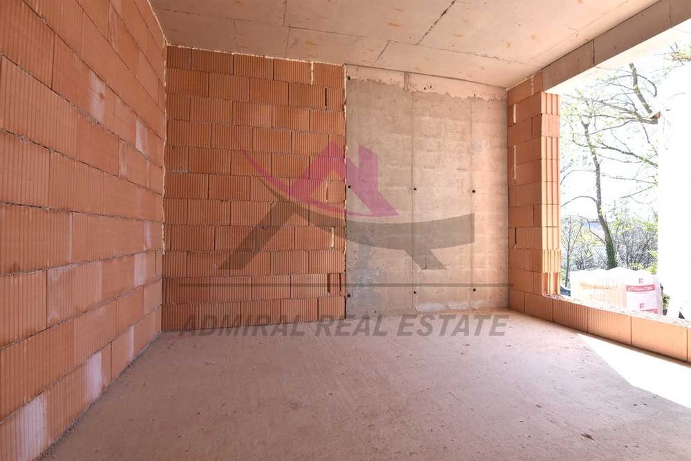 Продава се Тристаен апартамент в Варна, Изгрев - 89 кв.м за 1798 €/кв.м - Снимка #8