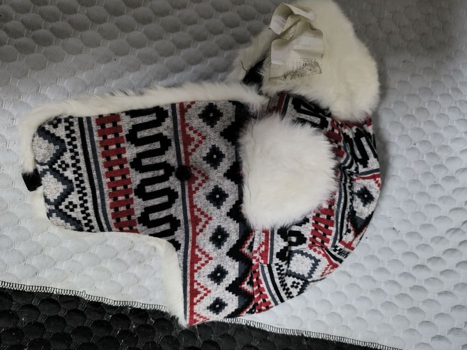 Зимняя шапка новая.