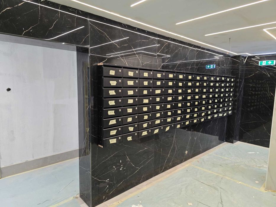 Ap. Nou, 2 camere, etaj retras cu terasa.