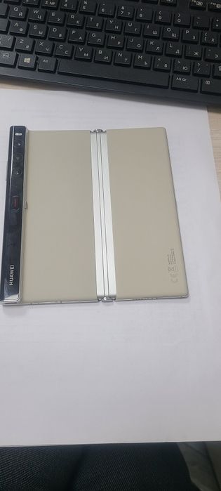 Продам  Huawei  mate  xs2  8.512  часы в подарок