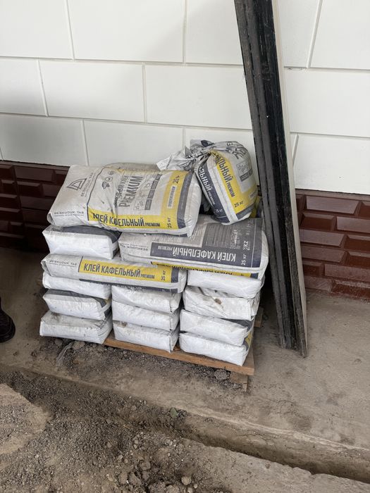 Продам кафельный клей