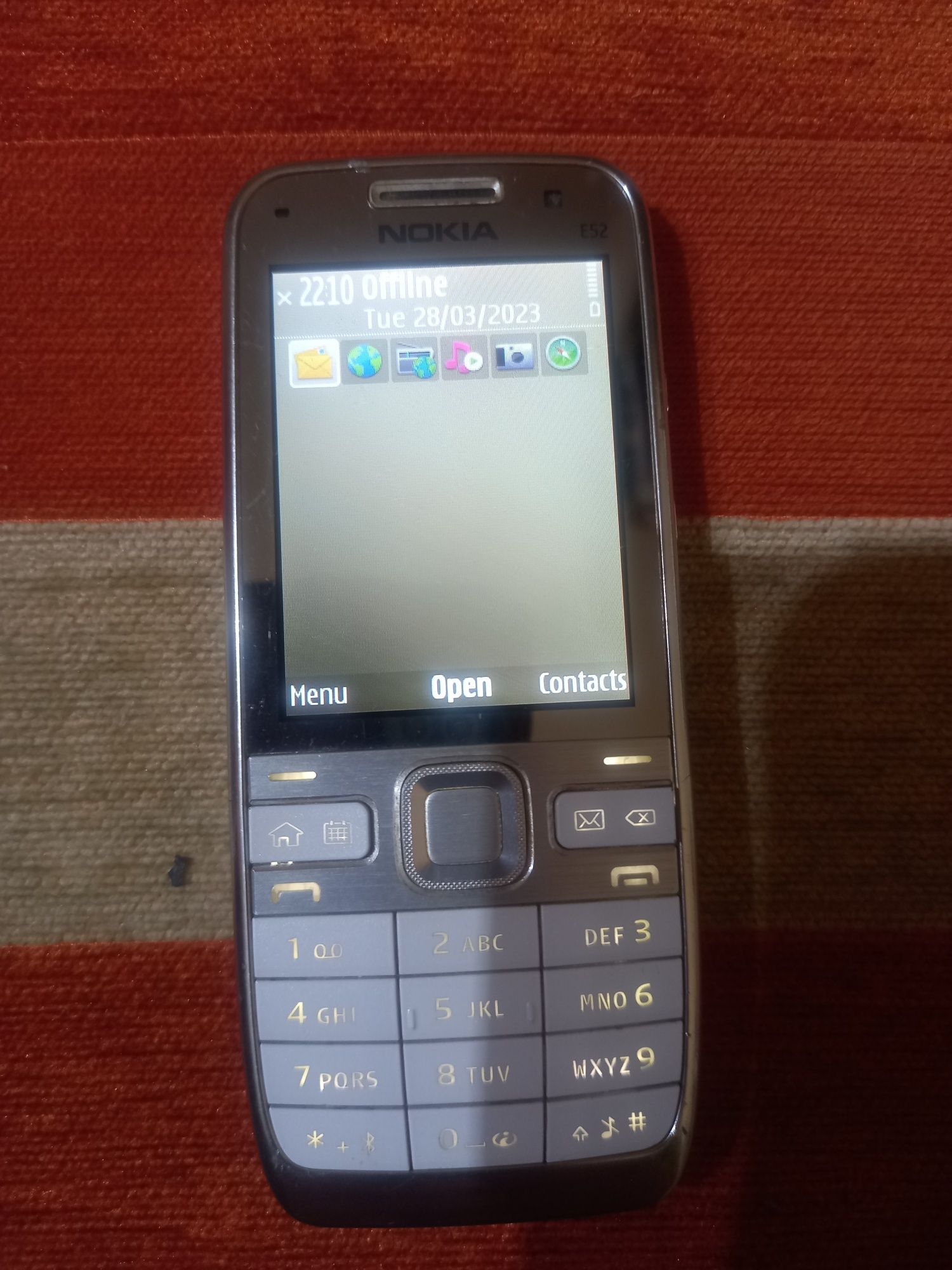 Телефон nokia E52