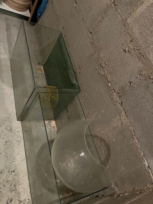 Продавам три аквариума