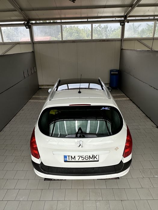 Peugeot 308 SW impecabil, masina de familie tinuta in garaj