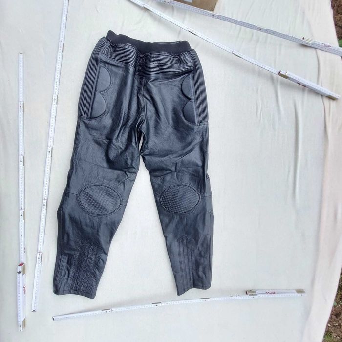 O sa vand pantaloni de piele pentru MOTO!!!
NOU! Germania!