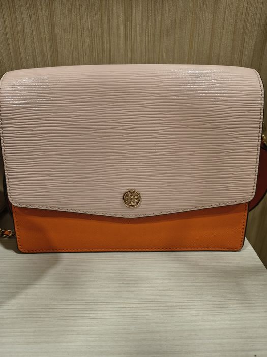 Продавам чанта  Tory Burch.