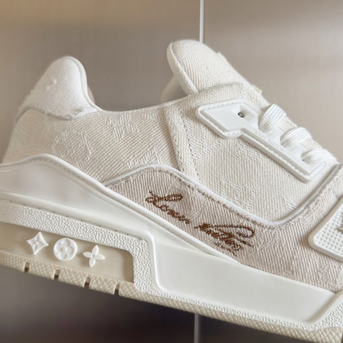 Adidasi Louis Vuitton Calitate Premium