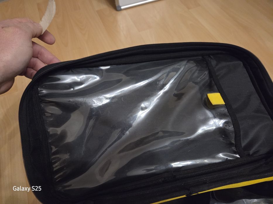 Продавам чанта за инструменти STANLEY