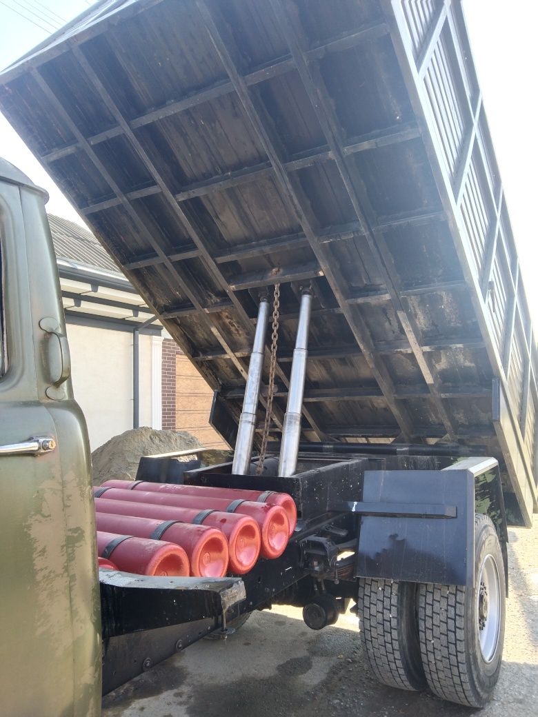 Zil 131 sotiladi 17500$
