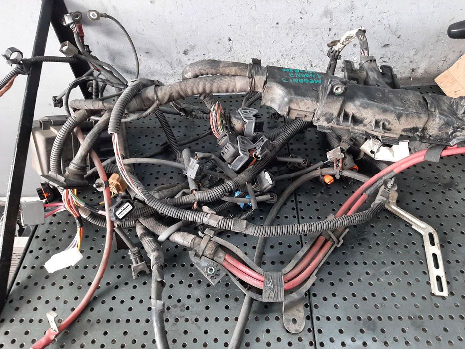 Instalatie electrica motor renault megane 3 1.4 b tce h4ja700 dupa 2008 242960010r