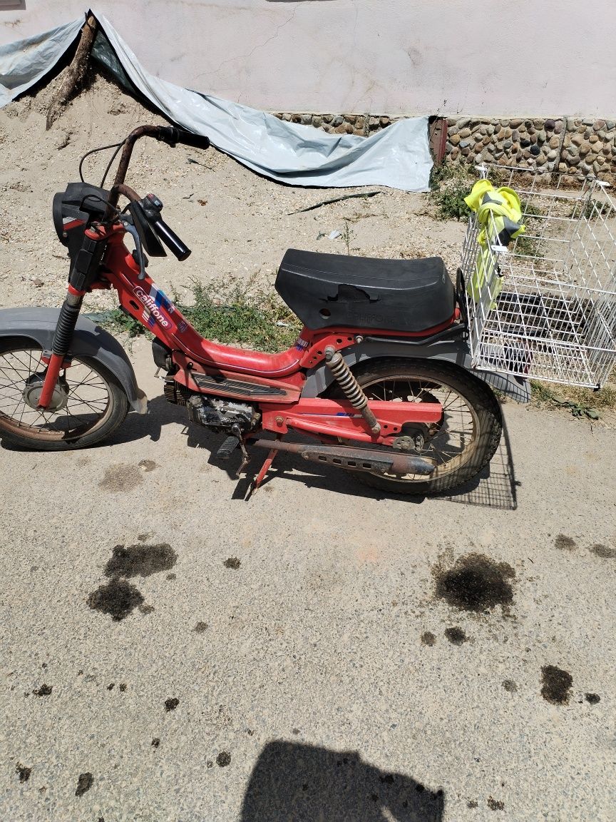 Vand moped  mici probleme la ambreiaj