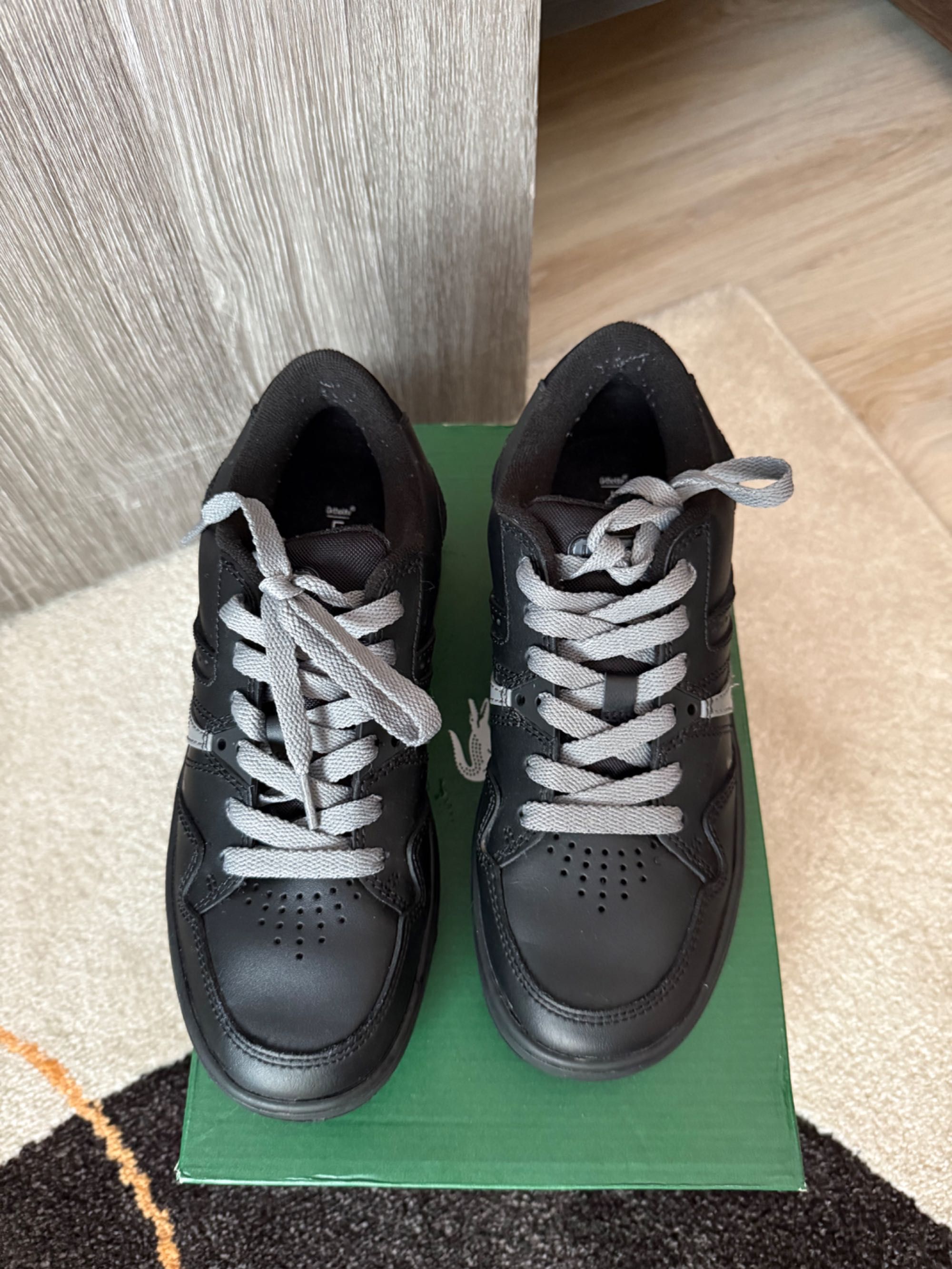 Маратонки Lacoste