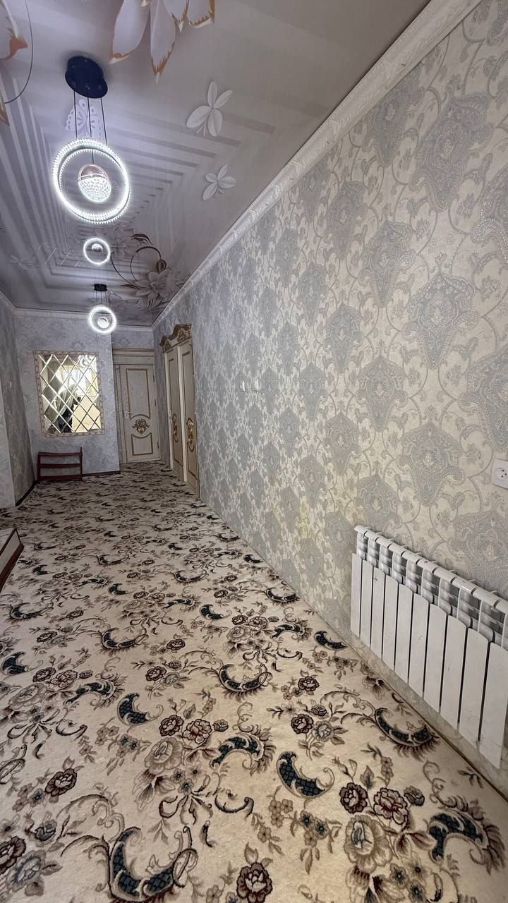 Dom sotiladi gilam bozor 7 - mikrayon 4 qavat 2 xona