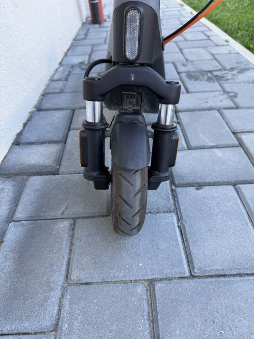 Trotineta electrica Ninebot E2 Plus II