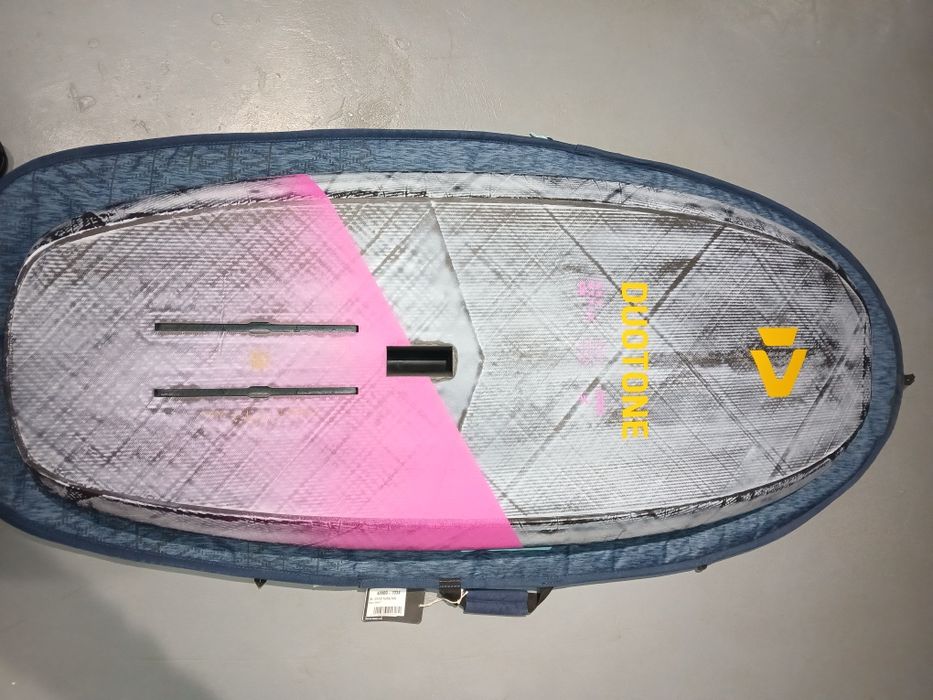 Дъска за уингфойл/wingfoil Duotone Skystyle SLS 75l 2025!!! 
Дъската е