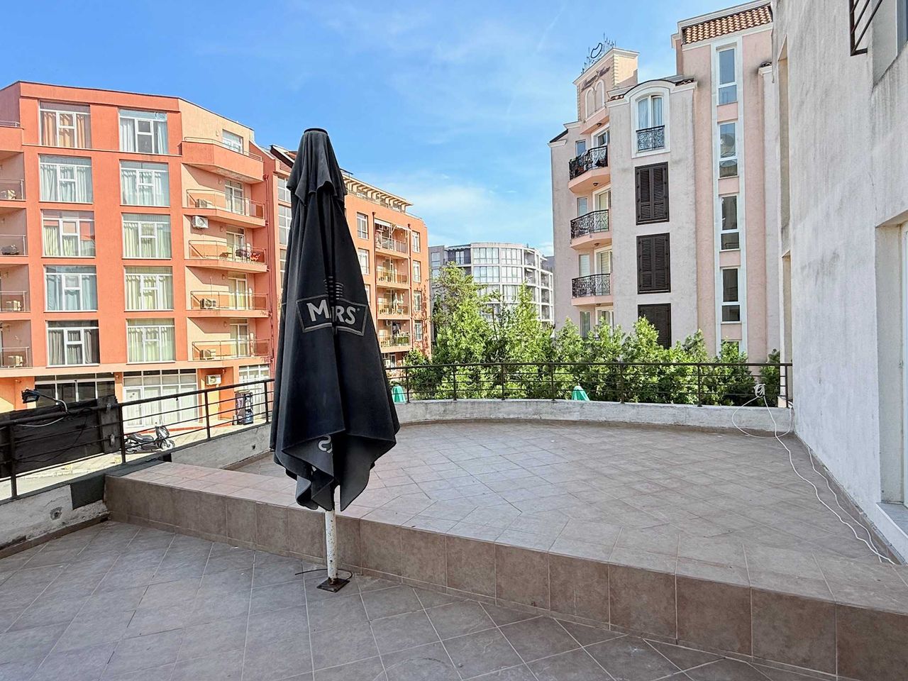 Продава се Двустаен апартамент в к.к. Слънчев бряг - 85 кв.м за 1118 €/кв.м - Снимка #9