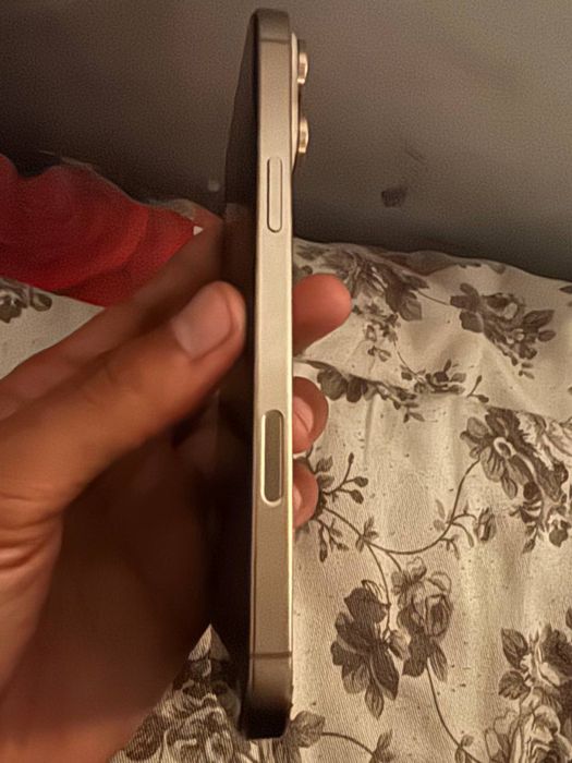 Iphone 16 pro max simkartali