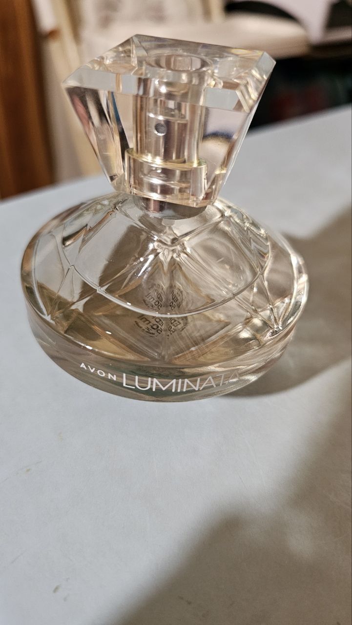 Продам духи женские