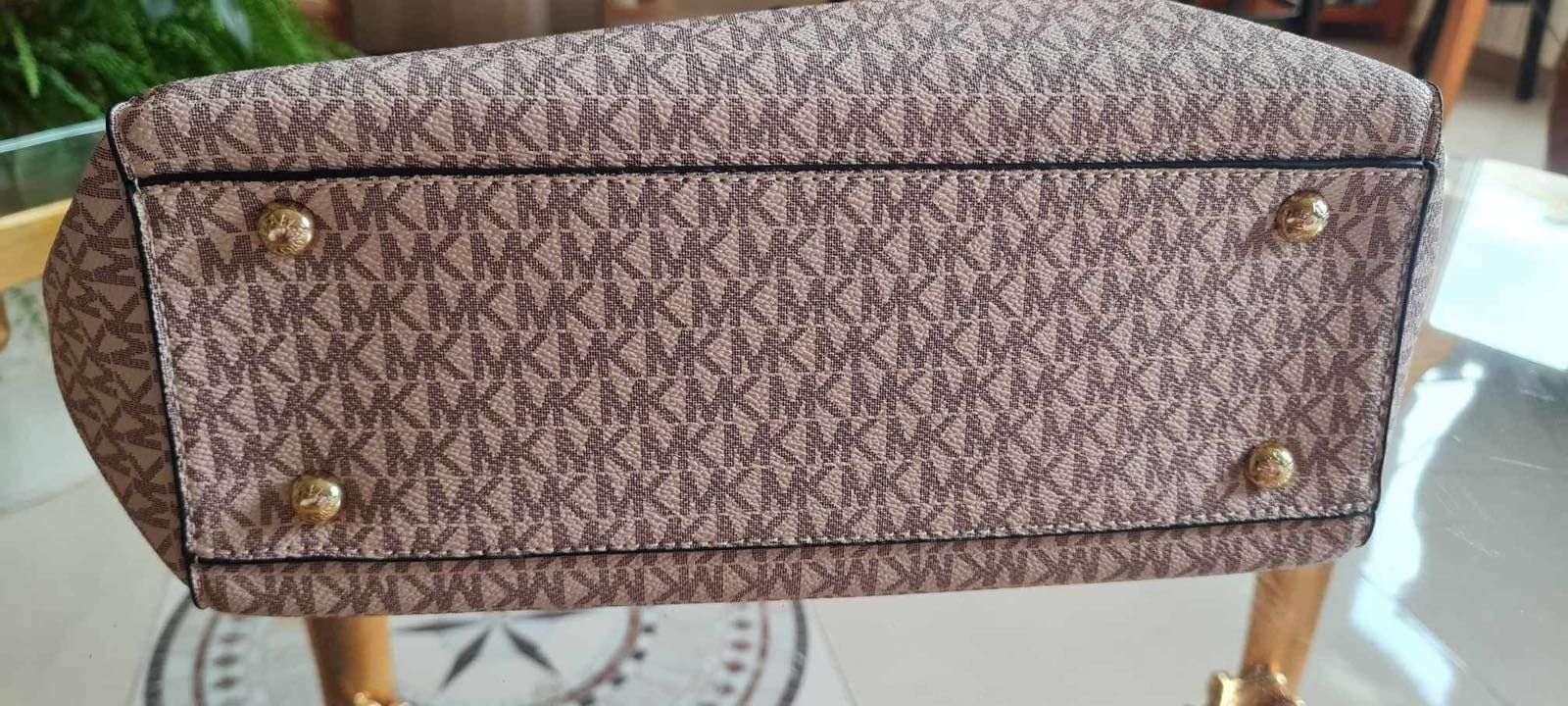 ОРИГИНАЛНА дамска чанта на Michael Kors