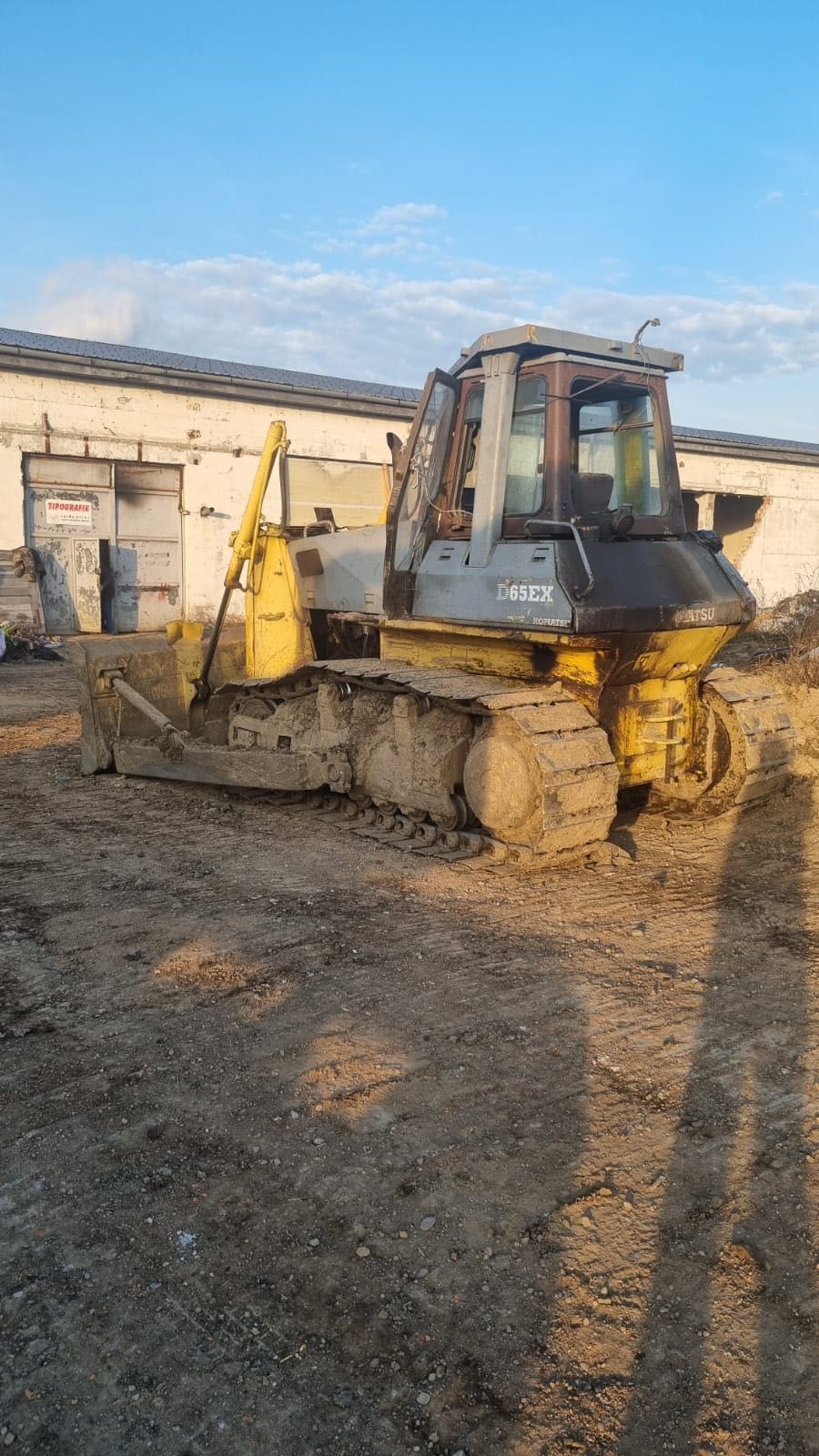 Dezmembrez Buldozer Komatsu D65 Ex -12