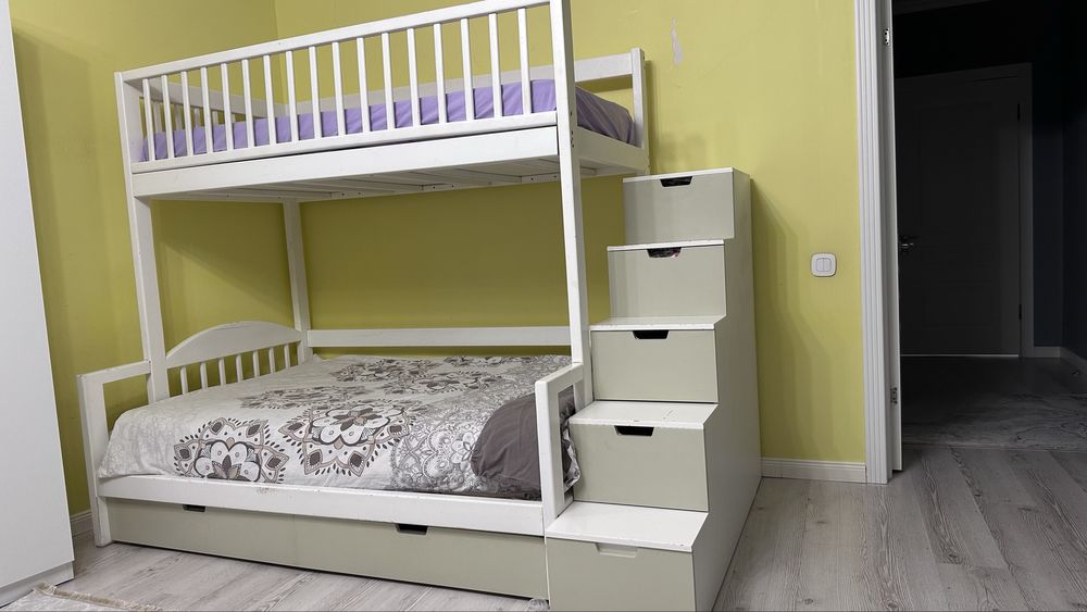 Продам двухъярустную кровать